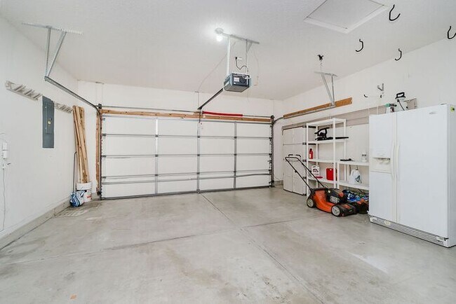 Building Photo - 15544 Dusty Trail