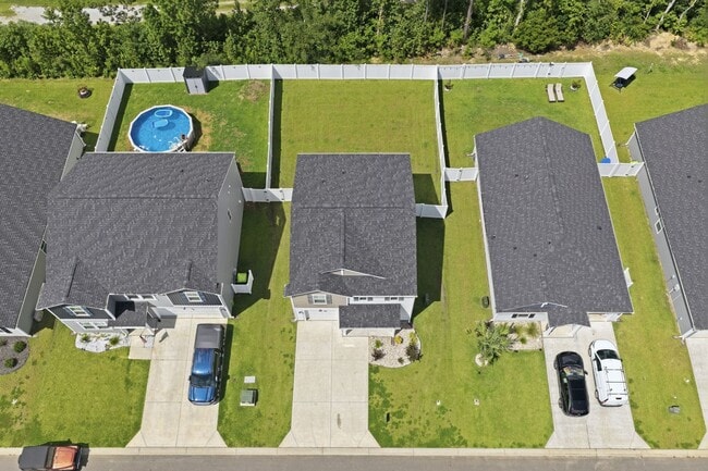 Building Photo - 7047 Woodline Dr