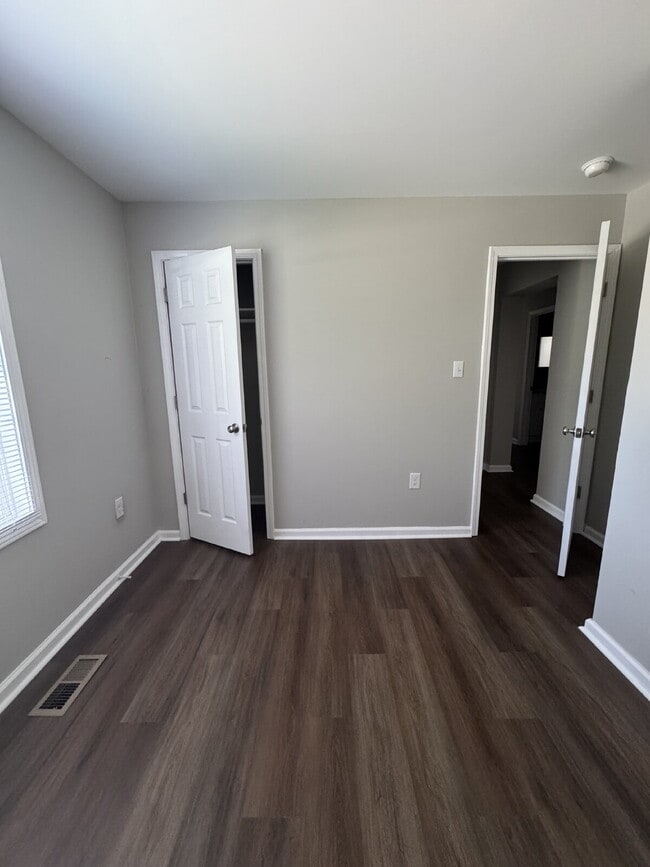 Building Photo - 1754 Meadowbrook Terrace