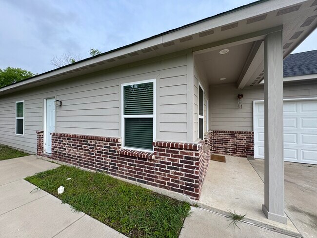 Building Photo - 2612 Texas St