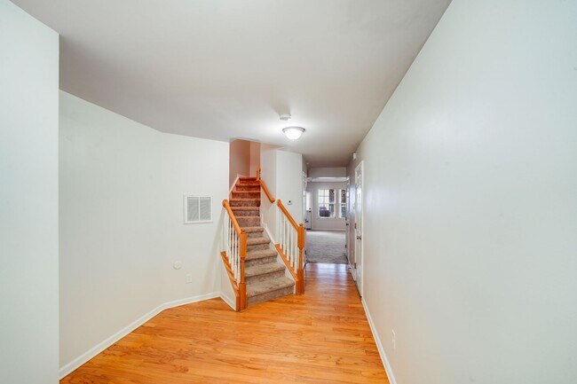 Building Photo - Townhomes at Ayrsley: Stunning 3-Bedroom Home with Modern Flair!