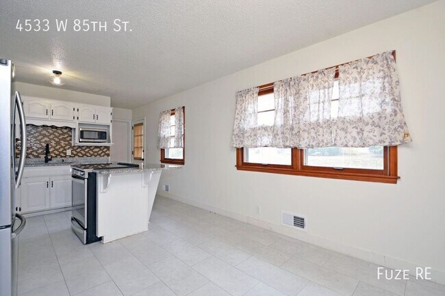 Building Photo - 4533 W 85th St