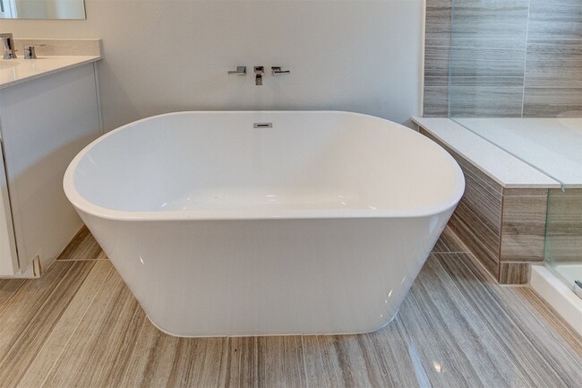 Building Photo - 1526 Ojeman Rd