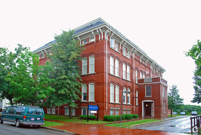 Building Photo - Munjoy Commons