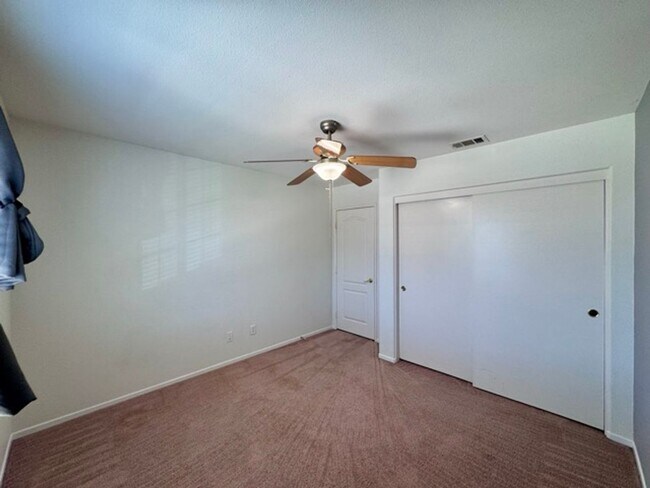 Building Photo - Beautiful Two Story 5 bedroom Home in the ...