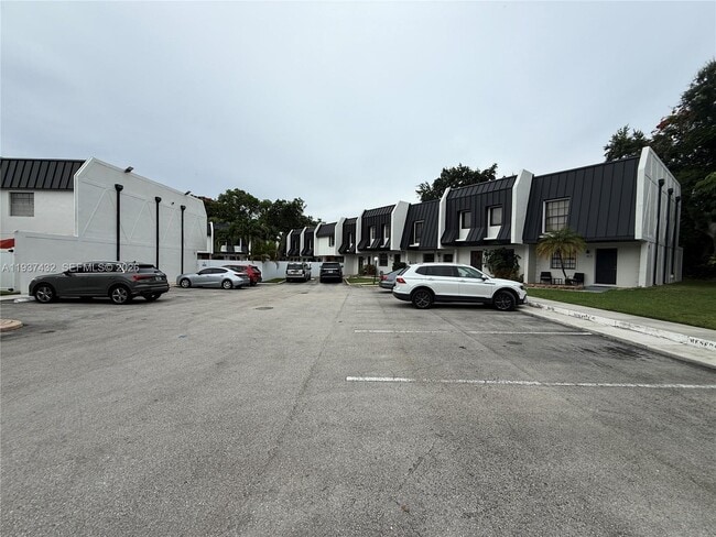 Building Photo - 6667 Miller Dr