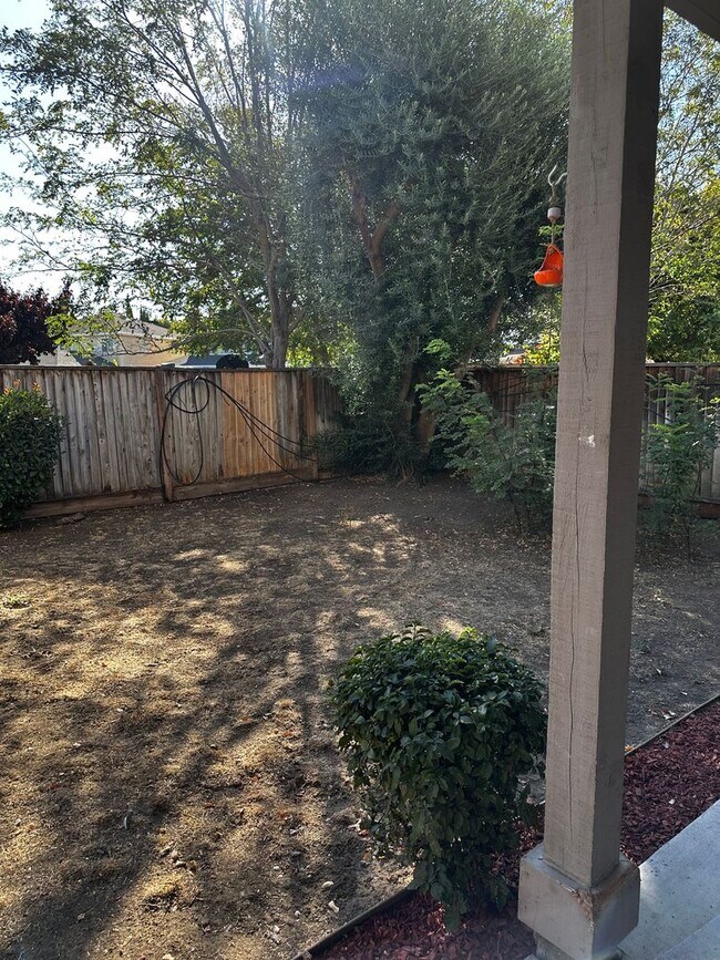 Building Photo - $1497.50 off first full months rent