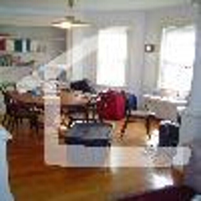Building Photo - Wallingford 3 Bed