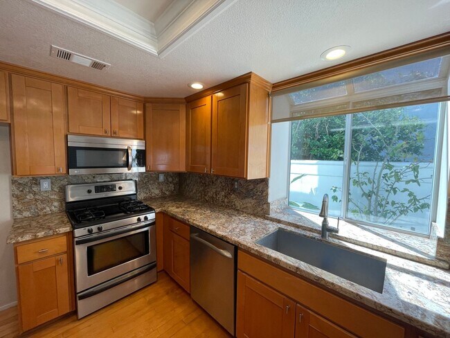 Building Photo - Mission Viejo Home with Stunning Mountain ...