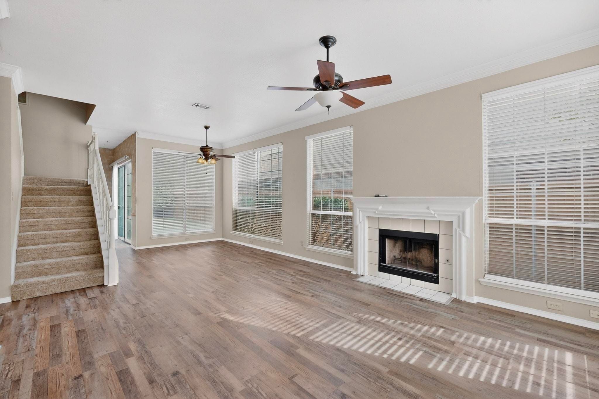 Building Photo - 636 Raintree Cir