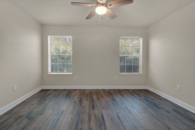 Building Photo - Beautifully remodeled 1B/1B Unfurnished Condo near Beach in the Heart of Destin!