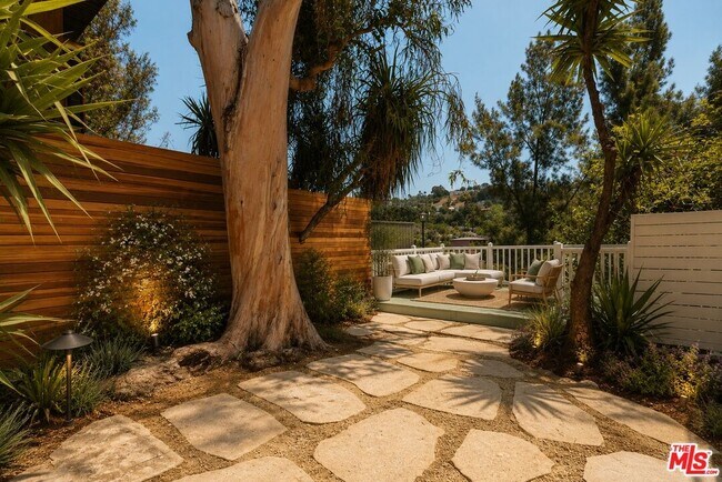 Building Photo - 2120 N Cahuenga Blvd