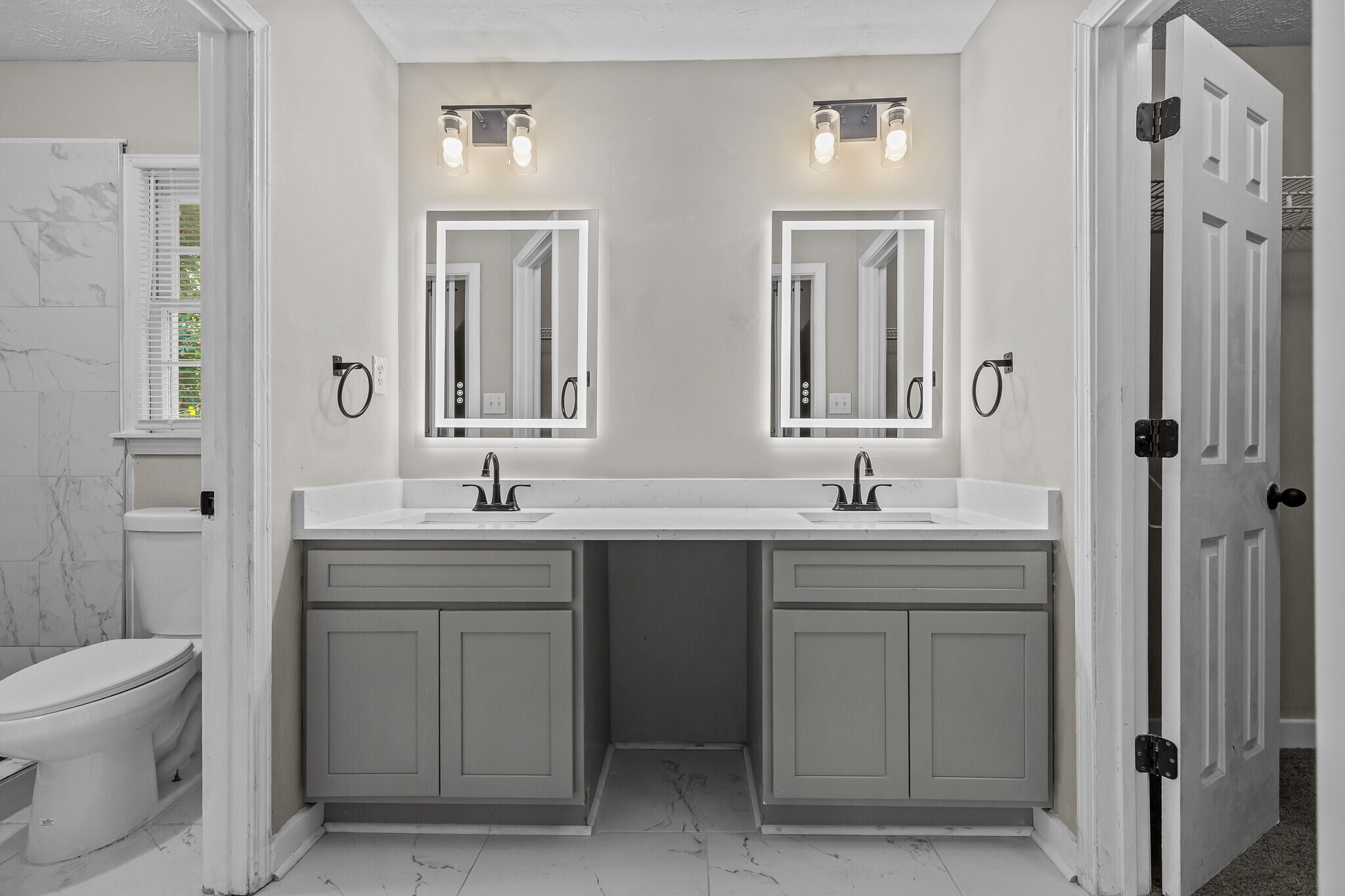 Building Photo - 800 Post Road Cir