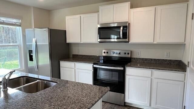 Building Photo - 4140 Hines Ln NE