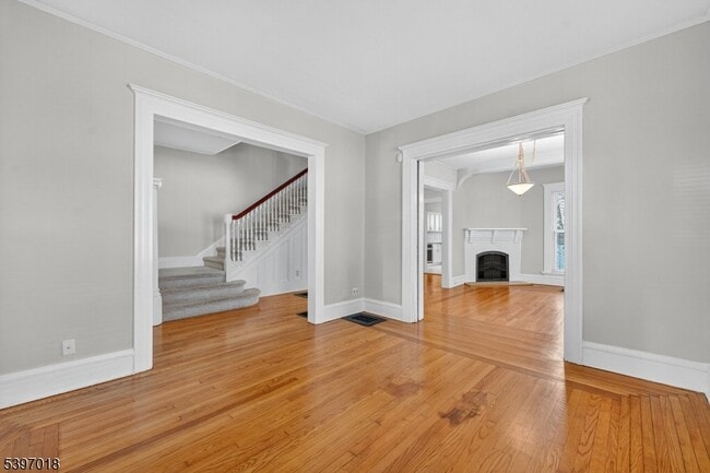 Building Photo - 94 Midland Ave