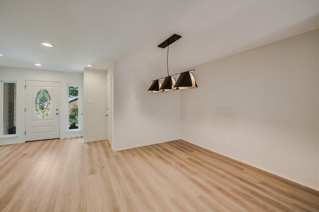 Building Photo - 7911 Cavalry Ct