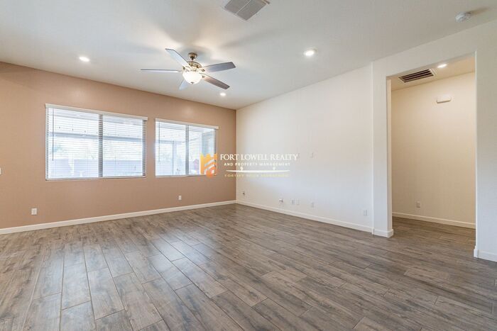 Building Photo - 2811 W Pollack St