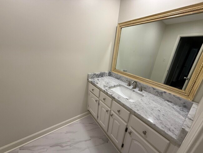 Building Photo - 3048 Sandy Creek Dr