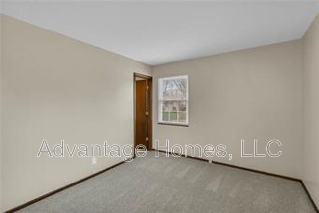 Building Photo - 15908 W Brougham Ct