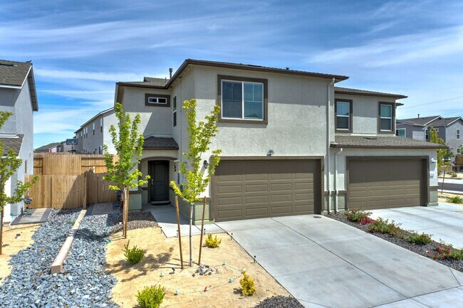 Building Photo - Terrific 4 bedroom available for rent - Al...