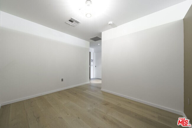 Building Photo - 1155 S Grand Ave