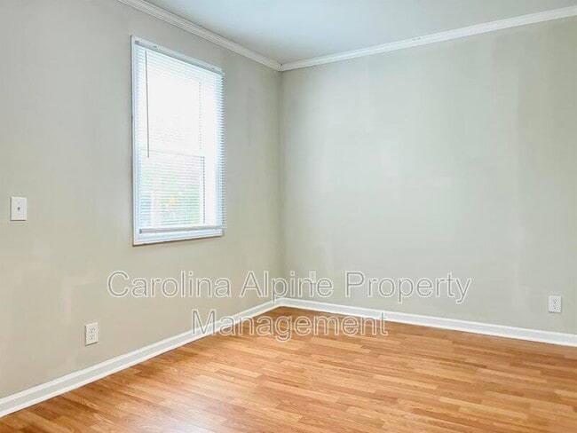 Building Photo - 918 Airline Ext