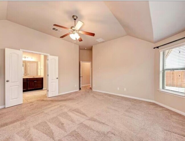 Building Photo - 2468 Millbrook Loop
