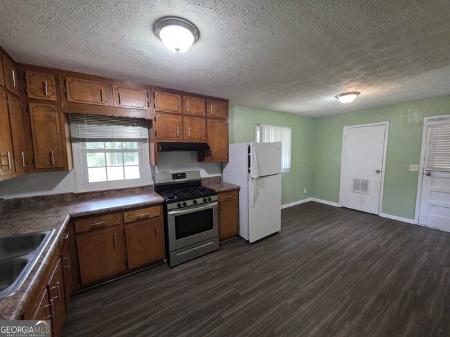 Building Photo - 707 Battle Creek Rd