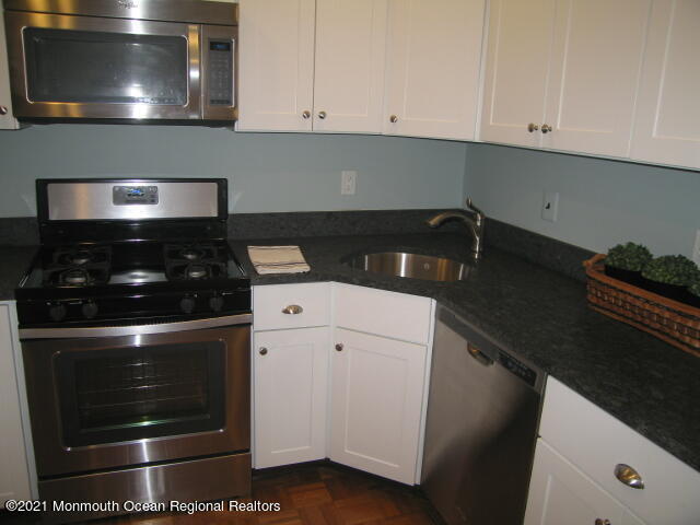 Building Photo - 90 Quince Ct