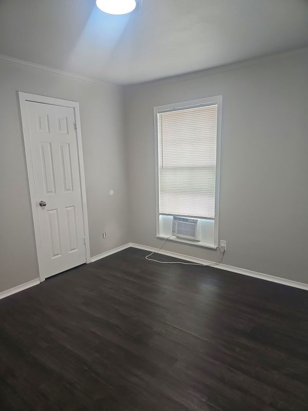 Building Photo - 5003 Lark Ave