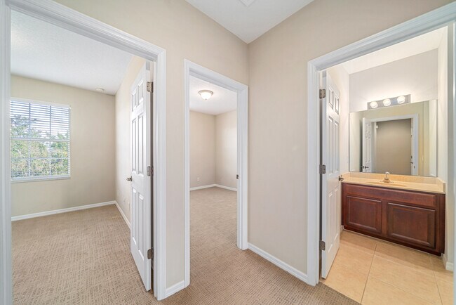 Building Photo - 2911 Upper Park Rd