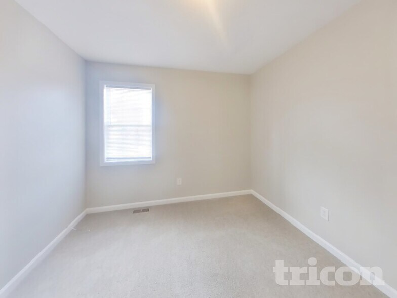 Building Photo - 125 Kennedy Dr