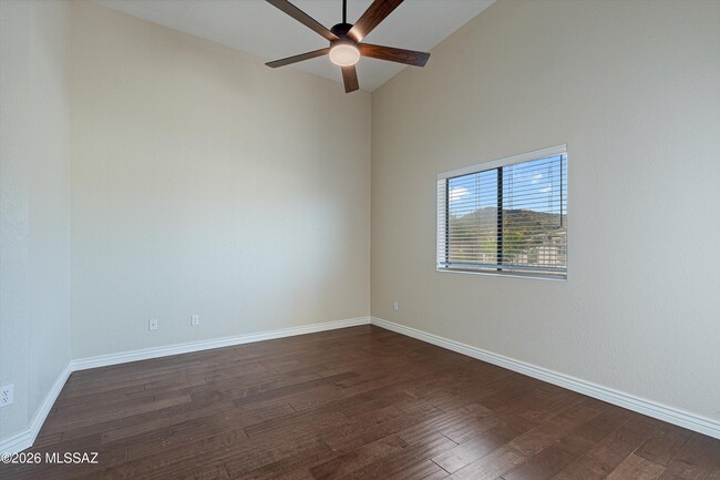 Building Photo - 4992 N Valle Rd