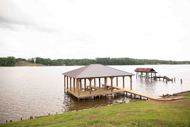 Building Photo - 418 Riverton Dr