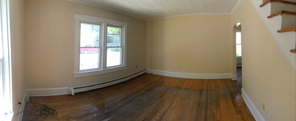 Livingroom - 28 School St
