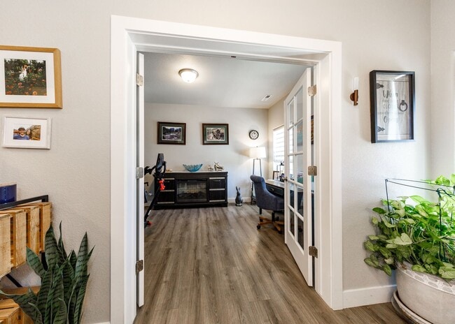 Building Photo - Luxury Ranch-Style Home for Rent | Wolf Ranch | D20 Schools | Pikes Peak Views