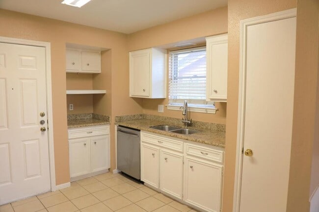 Building Photo - 2327 Shadbury Ct