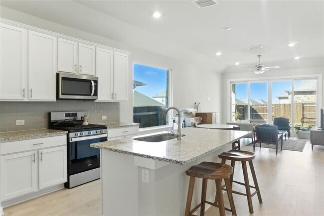 Building Photo - 2105 Suncup St