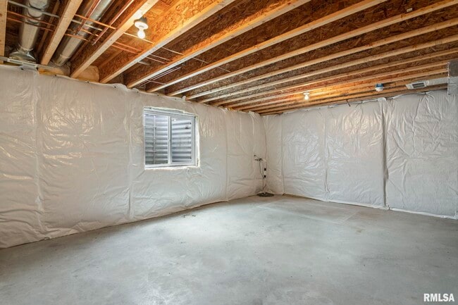 Building Photo - 4631 Thompson Rd