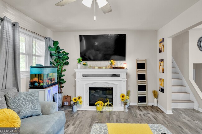 Building Photo - 6575 Hidden Brook Trail