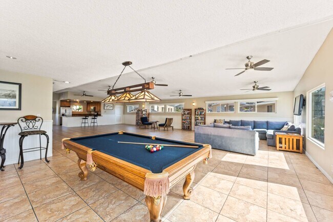 Building Photo - 80 Huntington St