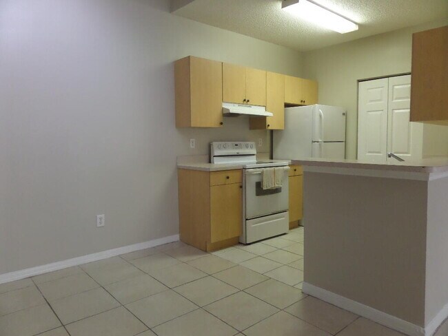 Building Photo - 10294 Fox Trail Rd S