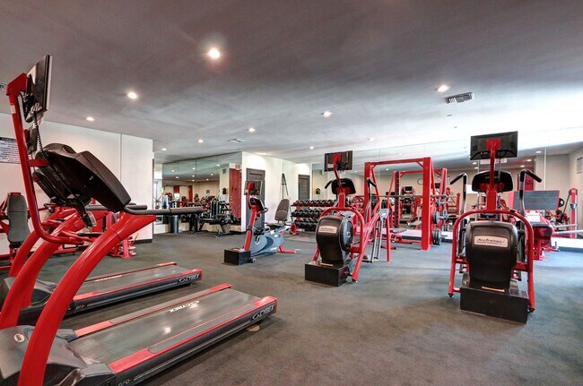 Building Photo - 360 E Desert Inn Rd