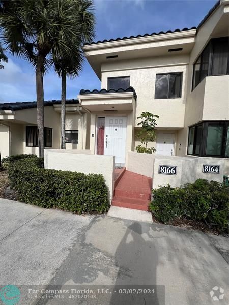 Building Photo - 8166 NW 15th Manor