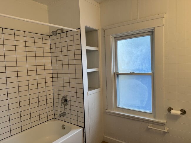 Building Photo - 12509 Maple Ave