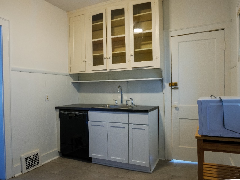 Building Photo - 2580 E 127th St