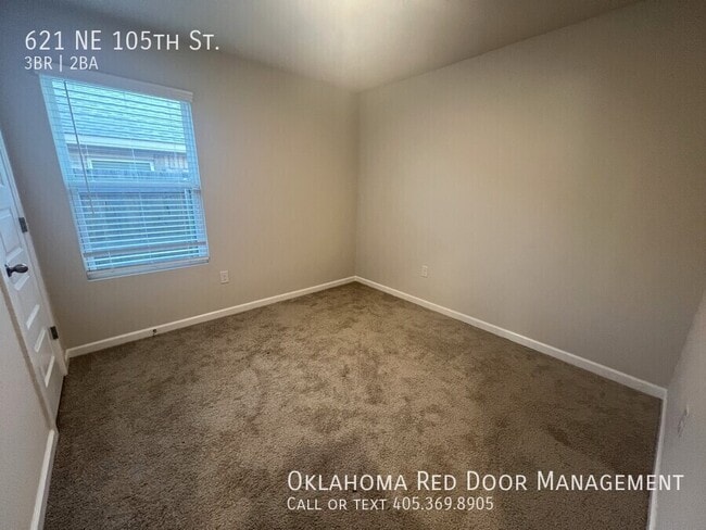 Building Photo - 621 NE 105th St