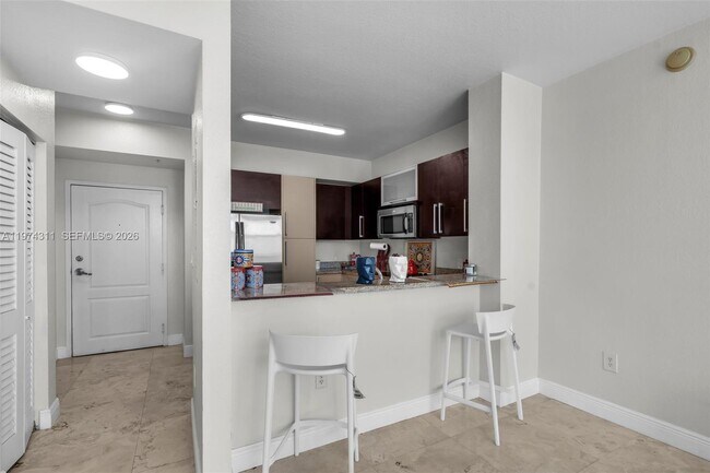 Building Photo - 500 NE 29th St