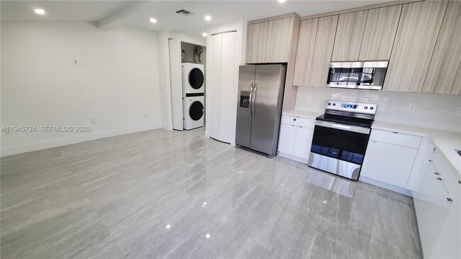 Building Photo - 40 SW 34th Ave