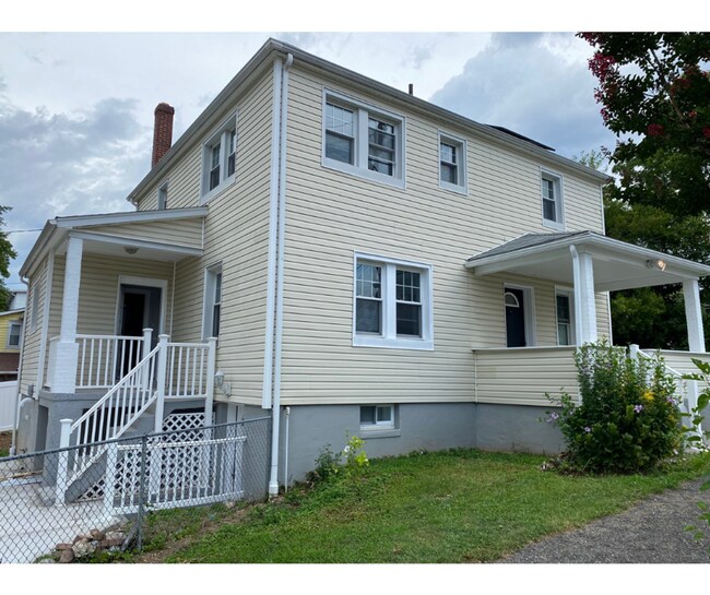 Building Photo - 4319 Kenwood Ave